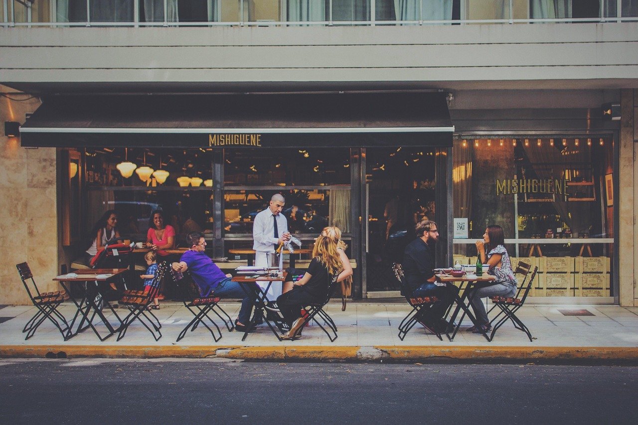 Outdoor al fresco restaurant dining Buenos Aires waterfront