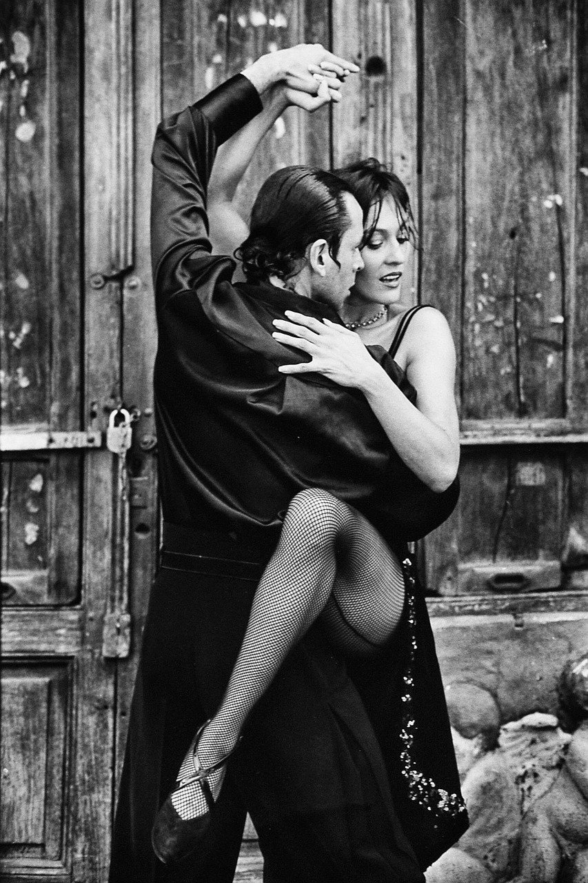 Argentina tango dance couple street performance