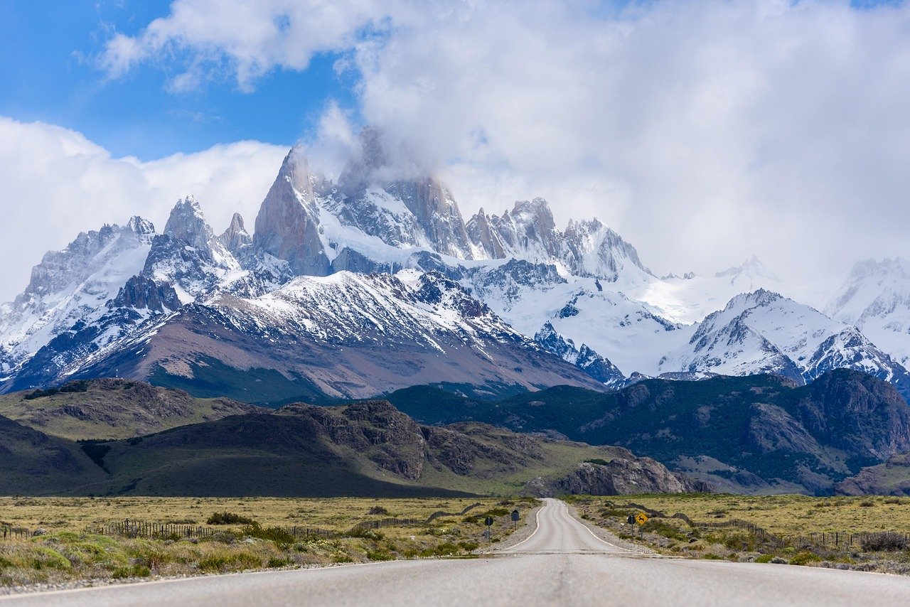 Los Glaciares National Park walkways viewpoints Patagonia