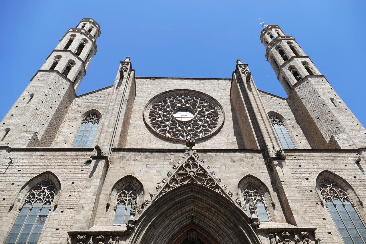 Santa Maria del Mar church Barcelona Gothic interior light