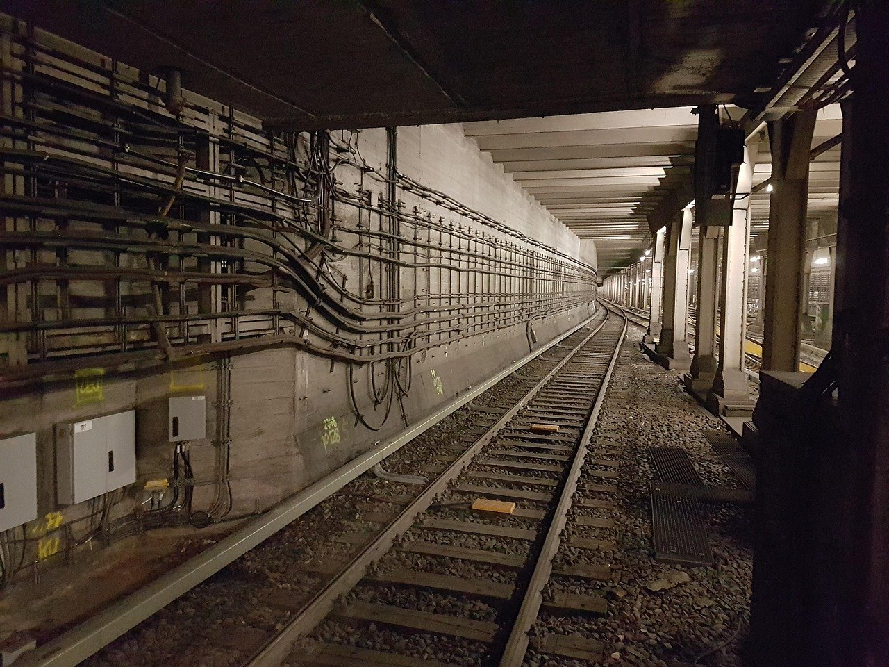 Berlin underground tunnel subway tracks