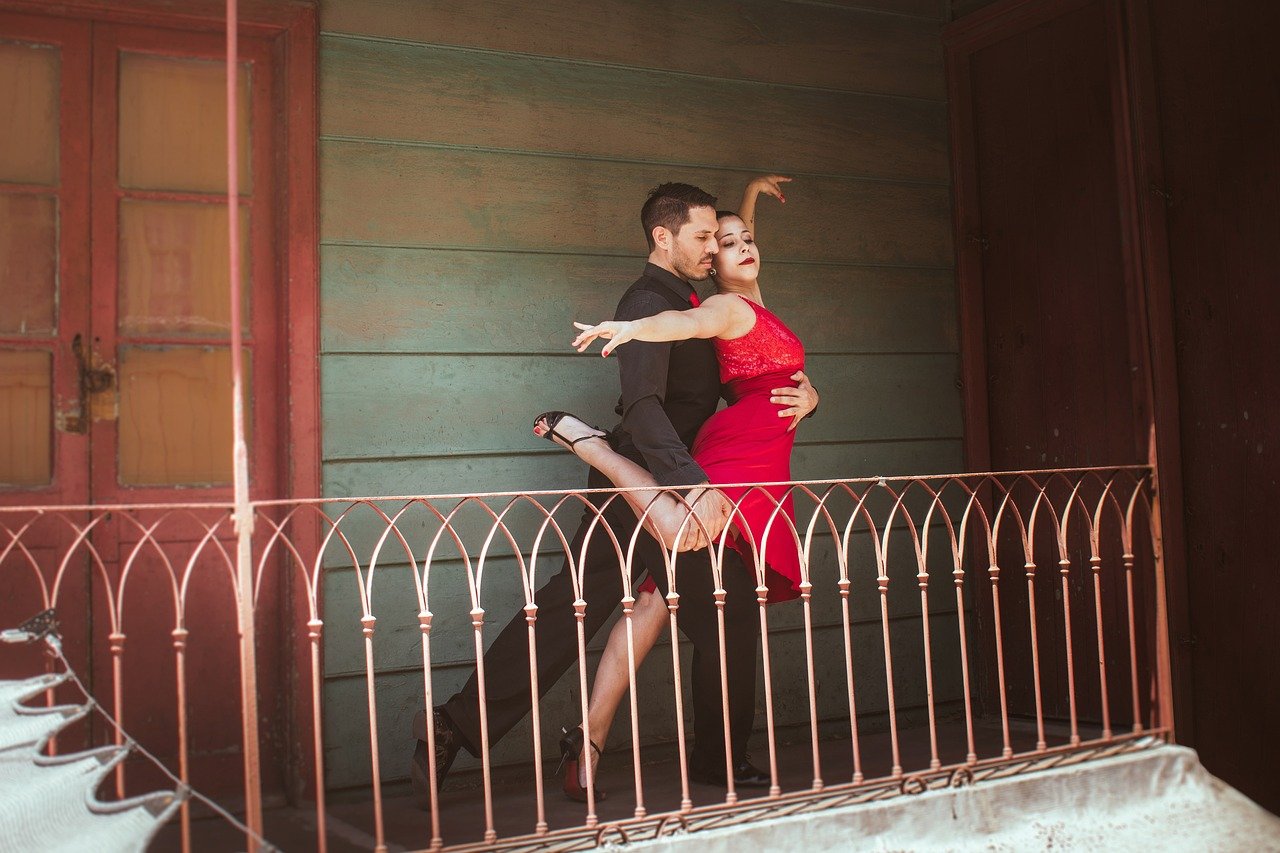 Tango dance sensual couple Argentina culture performance